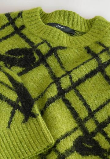 Пуловер в полоску