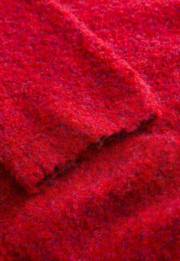 Пуловер в полоску