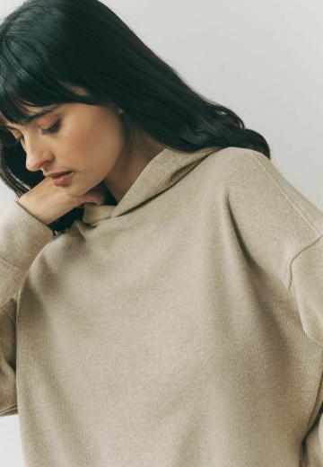 Пуловер с капюшоном