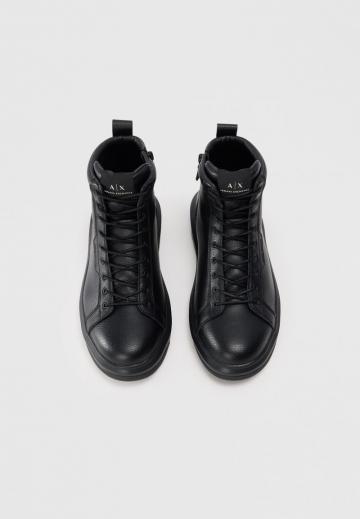 Ботинки на шнуровке