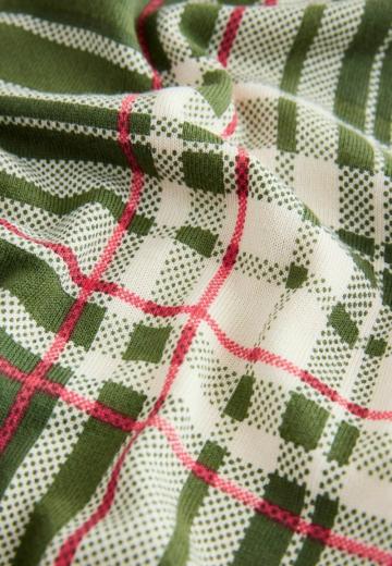 Пуловер в полоску