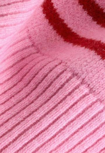 Пуловер в полоску