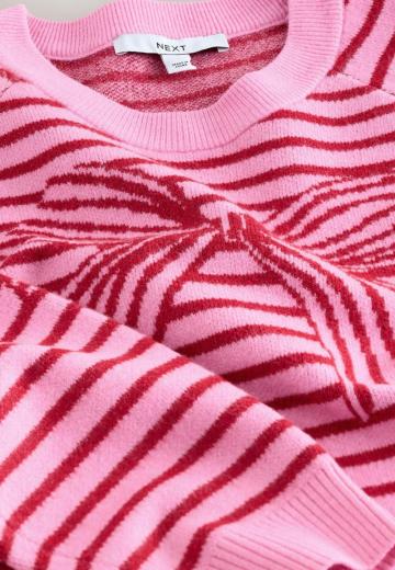 Пуловер в полоску