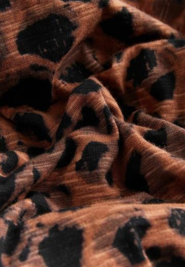 Платье без бретелек