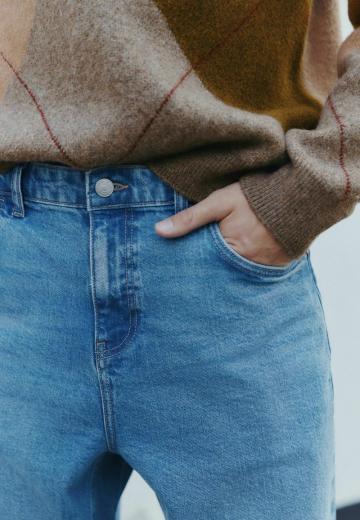 Прямые джинсы