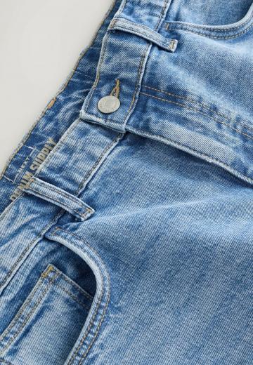 Прямые джинсы