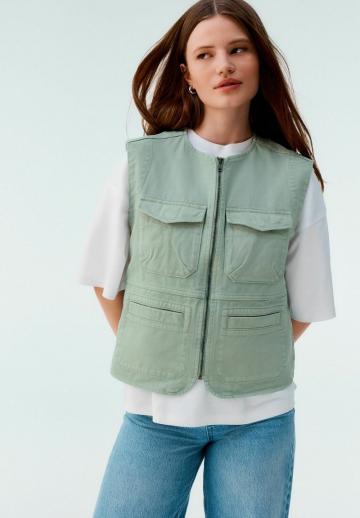 Джинсовая жилетка