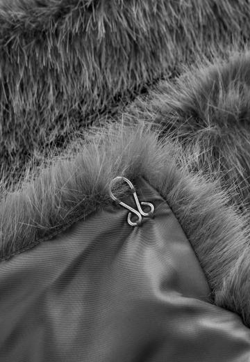 Пуховой жилет