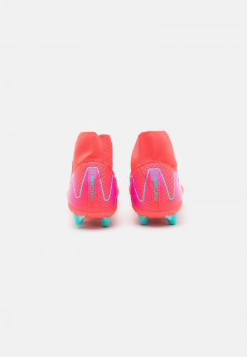 Футбольные бутсы