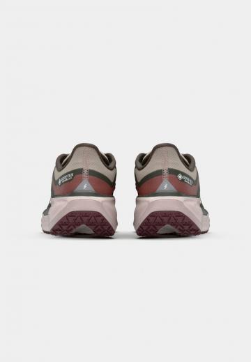 Беговые кроссовки