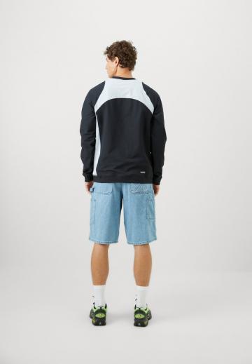 Спортивная кофта