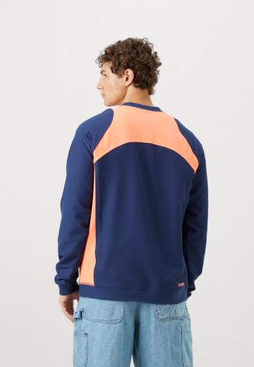 Спортивная кофта