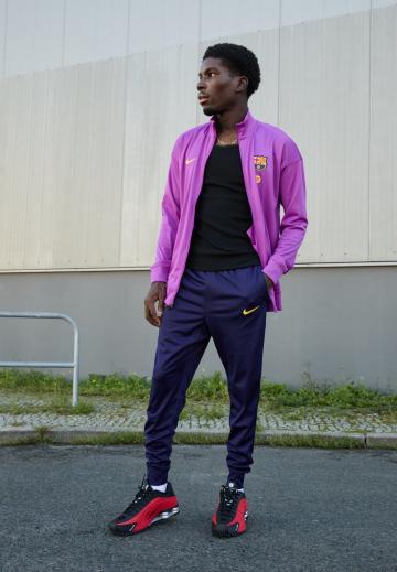 Спортивный костюм