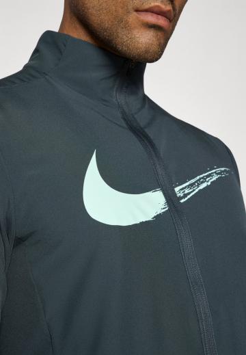 Спортивная куртка