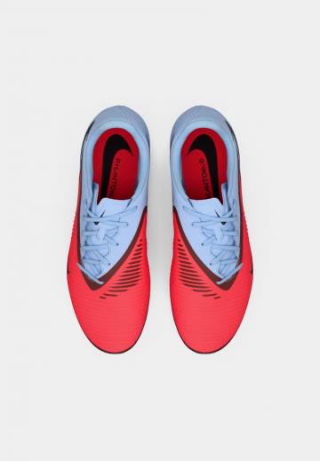 Футбольные бутсы