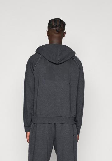 Спортивная кофта