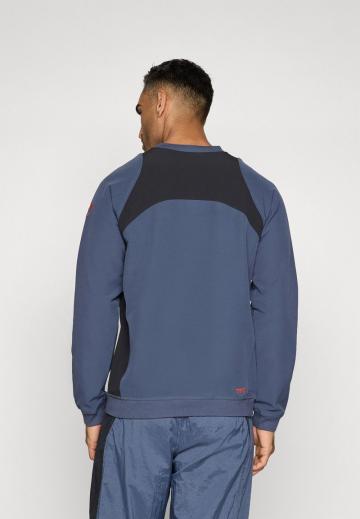 Спортивная кофта