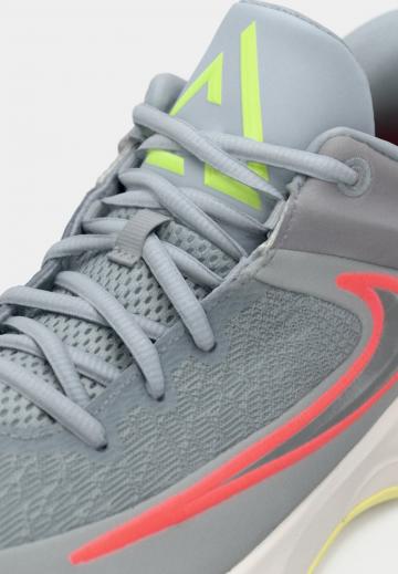 Баскетбольные кроссовки