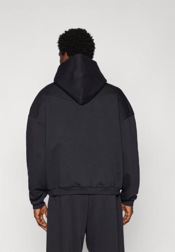 Спортивная кофта