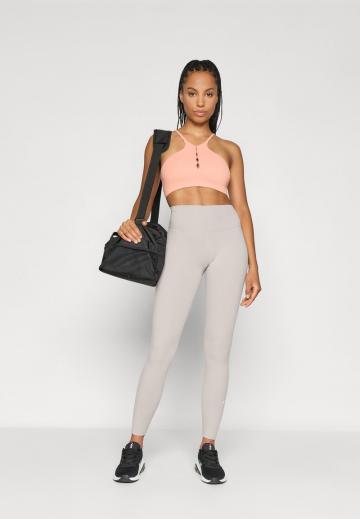 Бюстгальтер без косточек