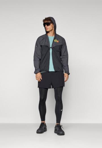 Спортивная куртка