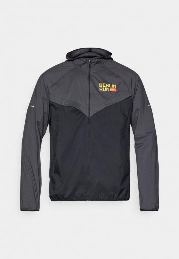 Спортивная куртка