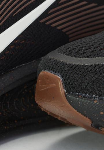 Беговые кроссовки