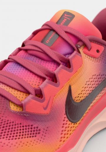 Беговые кроссовки