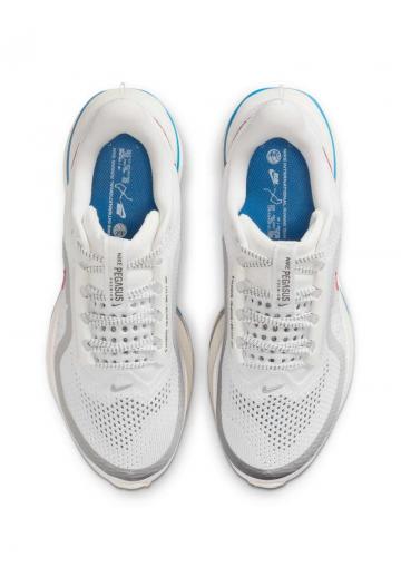 Беговые кроссовки