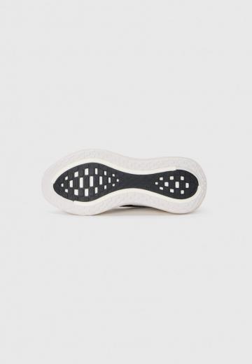 Беговые кроссовки