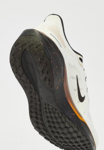 Беговые кроссовки