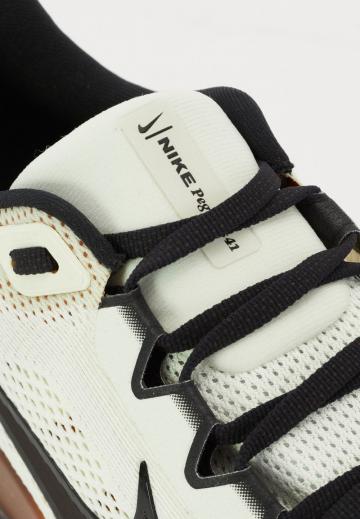 Беговые кроссовки