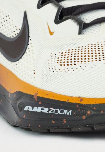 Беговые кроссовки