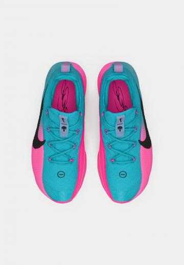 Тренировочные кроссовки