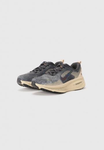 Беговые кроссовки