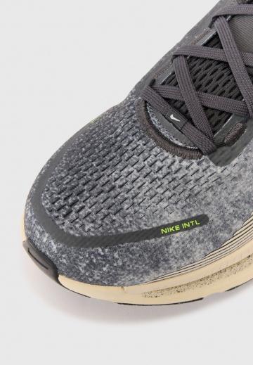 Беговые кроссовки