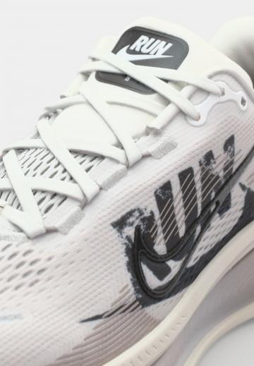 Беговые кроссовки