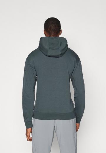 Спортивная кофта