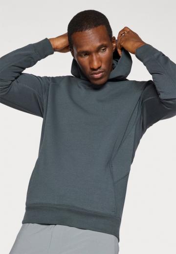 Спортивная кофта