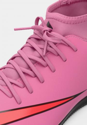 Футбольные бутсы