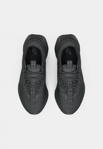 Тренировочные кроссовки