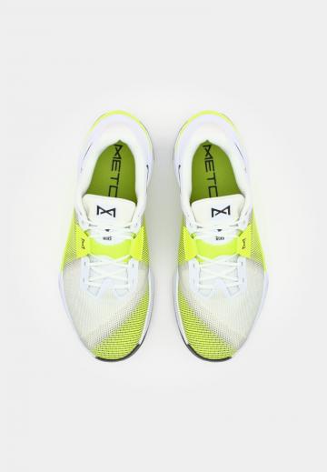 Тренировочные кроссовки