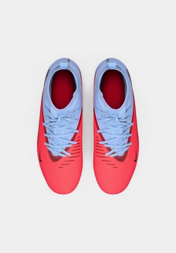 Футбольные бутсы