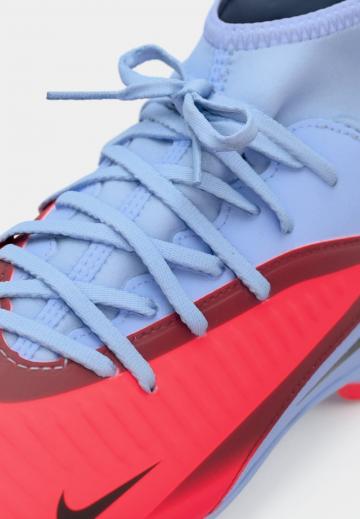 Футбольные бутсы