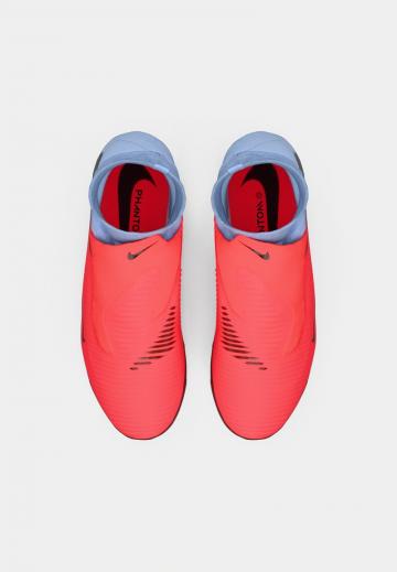 Футбольные бутсы