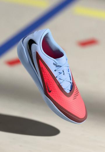 Футбольные бутсы