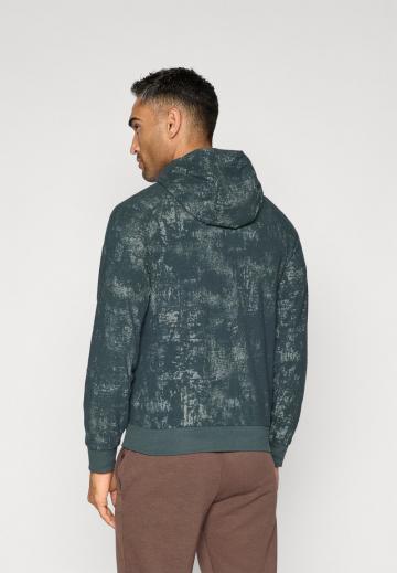 Спортивная кофта