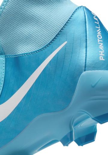 Футбольные бутсы