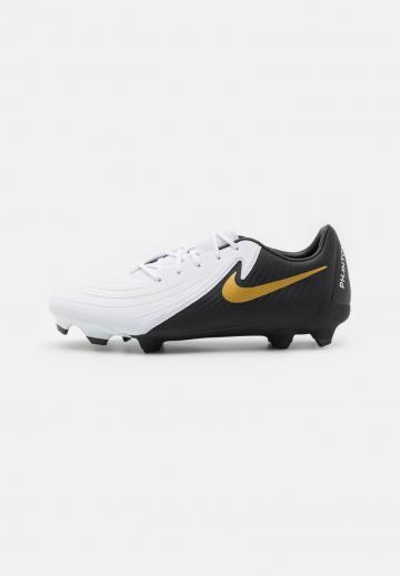 Футбольные бутсы