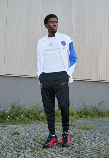 Спортивный костюм